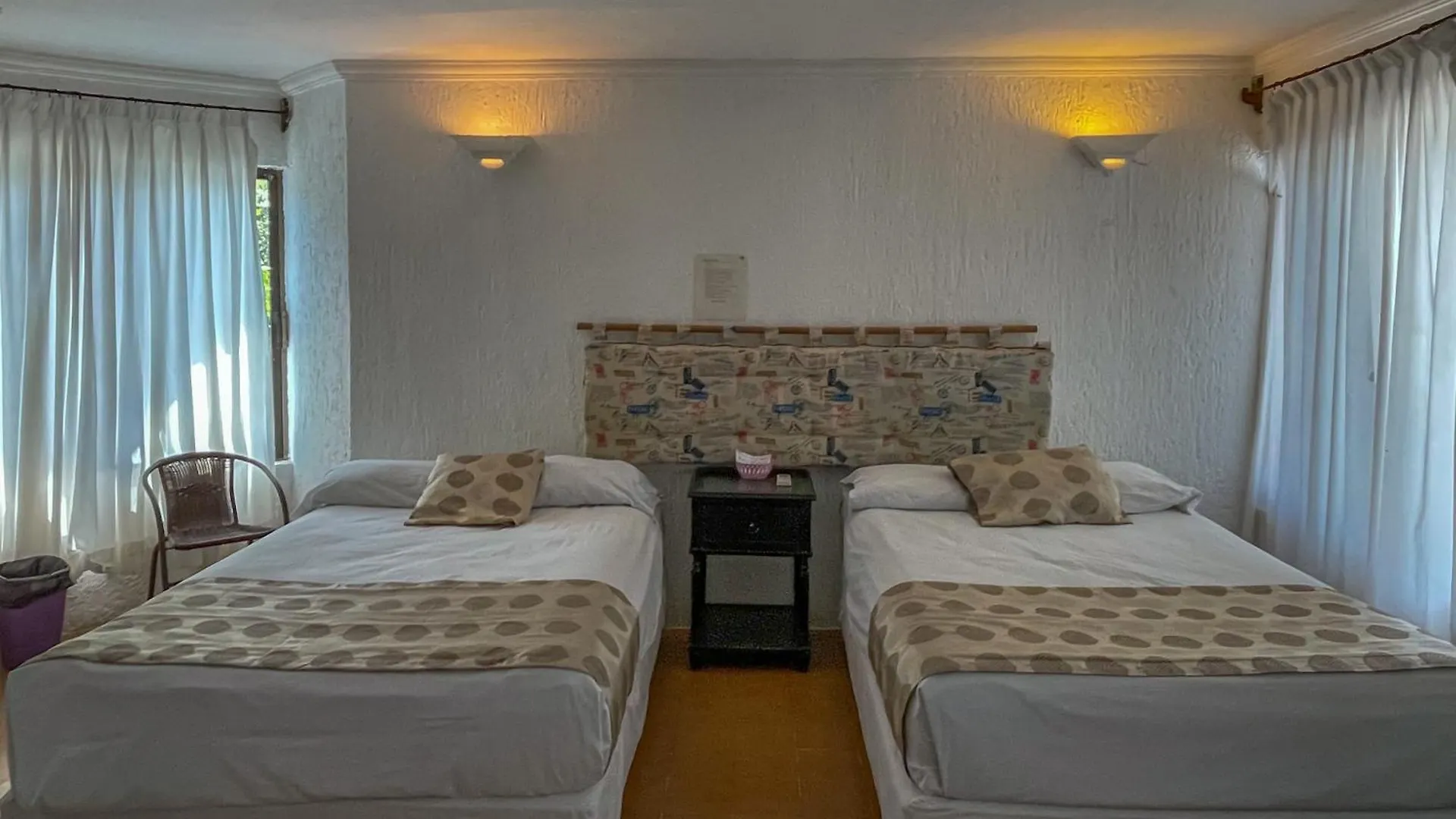 Casa Luna Family & Friends Cancun Bed & Breakfast