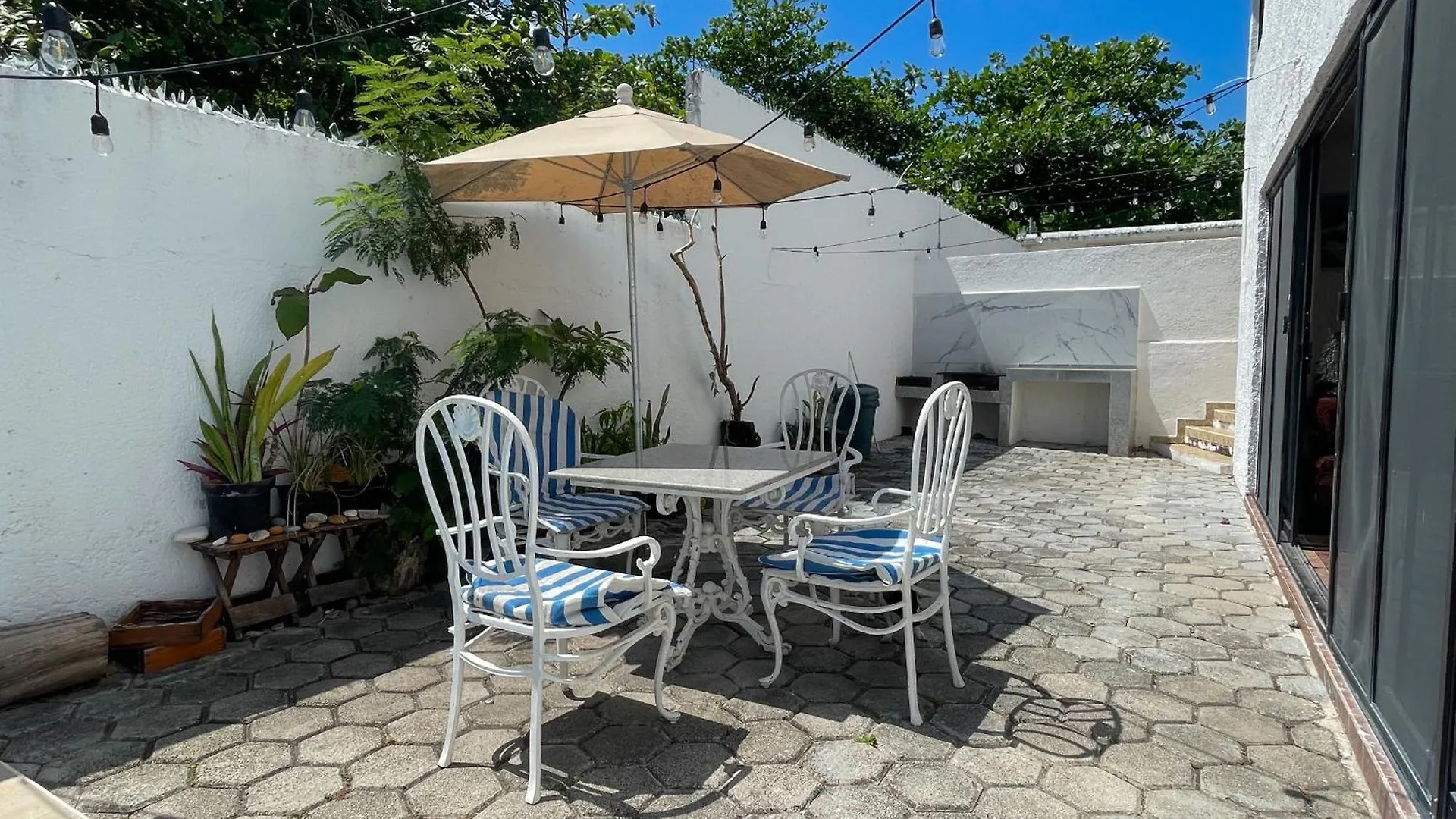 Casa Luna Family & Friends Cancun Bed & Breakfast